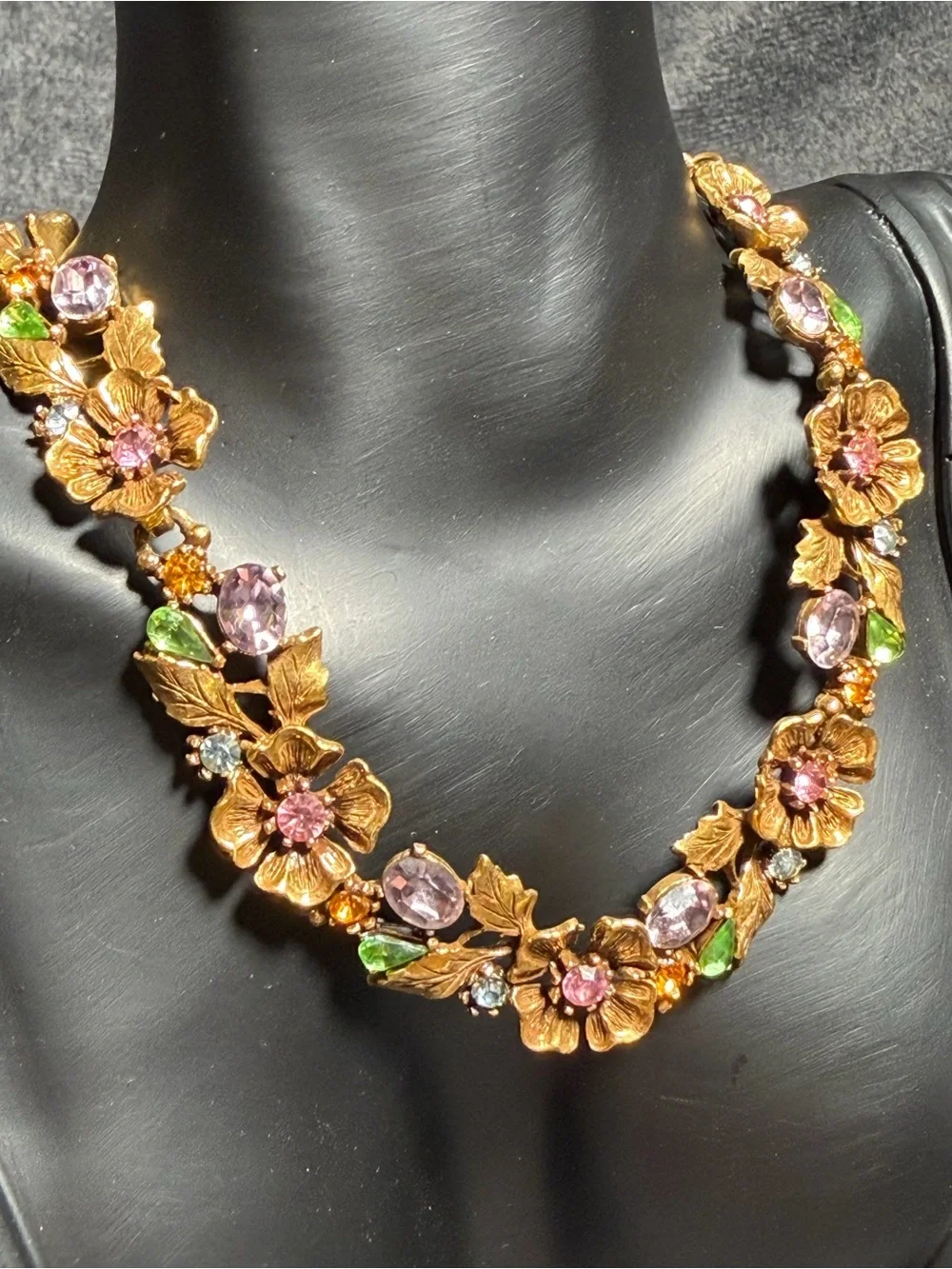 Vintage Lisner Floral Rhinestone Crystal Gold Tone Flower Necklace Signed